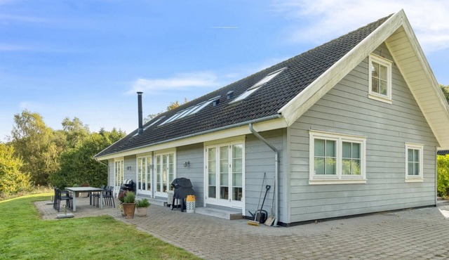 "Marrit" - 500m from the sea by Interhome