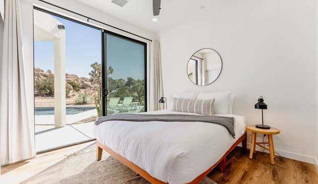 Mars Landing - Pool/Spa/Boulders/Views