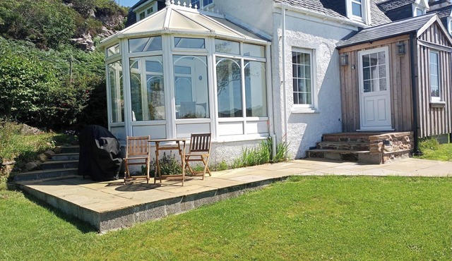 Marsco Apartment - Garden & Patio - Sea Views