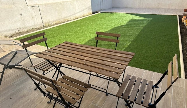 Marseille getaway close to the sea-wifi- south-facing with garden