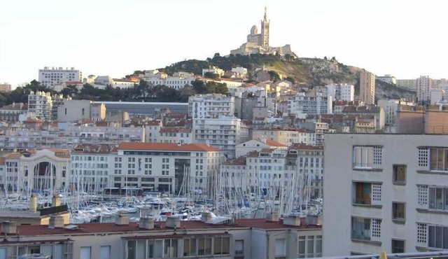Marseille T3 (96 m2) City center 5 mn. Old harbor with clear view