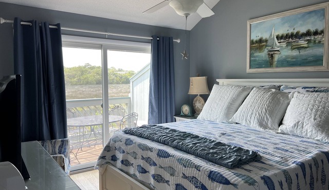 Marsh Front - Three Bedroom - Walk to Redfern Village