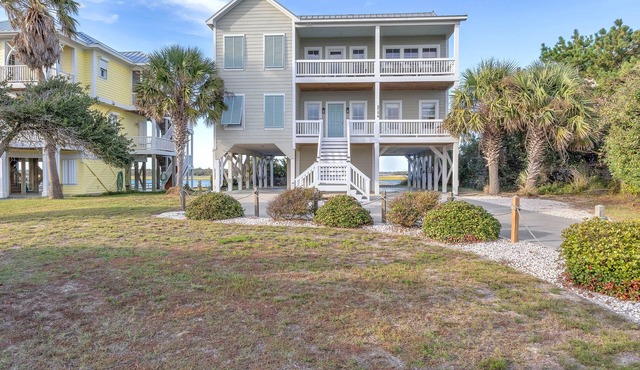 Marsh Madness: Large Family House Overlooking the Waterway