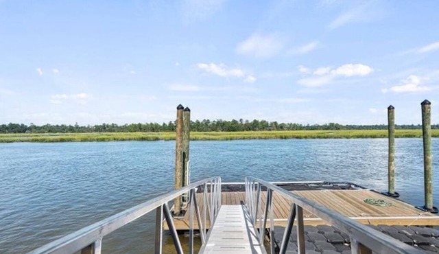 Marsh Mellow House – Peaceful Retreat w/Shared Dock & Stunning Marsh Views