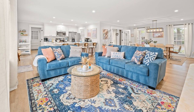 Marsh-View Retreat | 8 Guests, 10 Mins to Downtown
