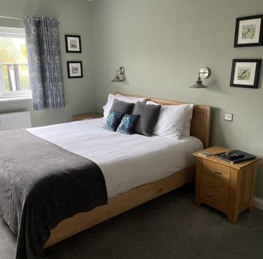 Marshpools Bed & Breakfast - Licensed near Weobley village