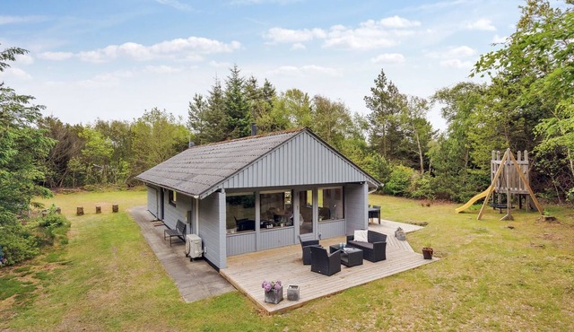 "Marta" - 1.5km from the sea by Interhome