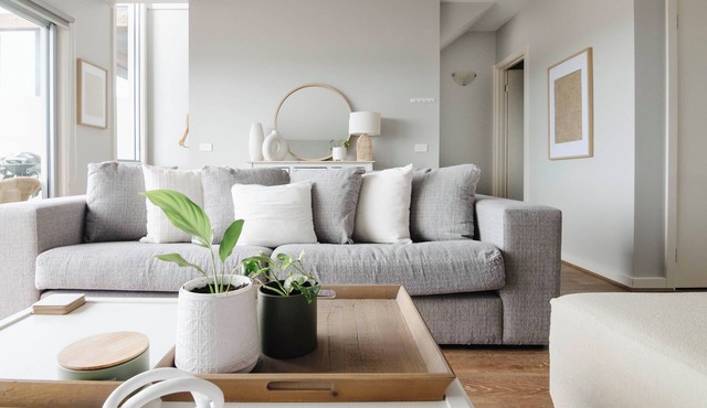 Martha Cove Family Retreat with Pool Access