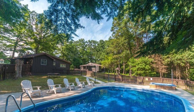 Martha's Retreat | 5BR, 3BA, Pool, Hot Tub, close to Ohiopyle