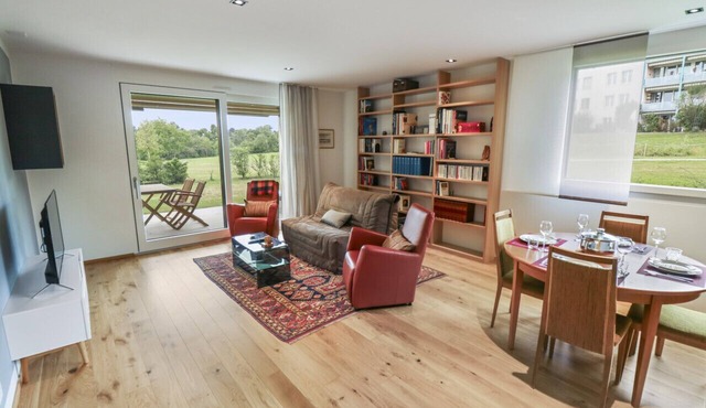 Martinets 64 - Elegant apartment with private terrace