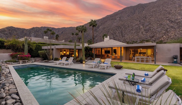 Martini Modern – Luxury Retreat w/Pool & Views