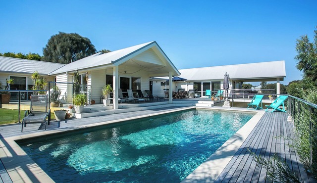 Martins Retreat: 5 BR, 3 BA House in Portsea, Sleeps 10