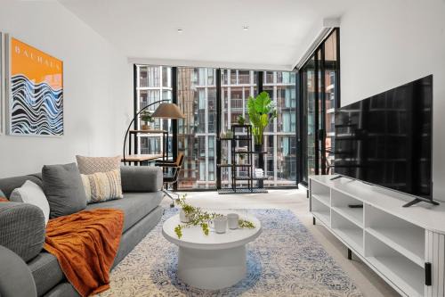 Marvel Stadium 2BR, Parking, Pool and Gym