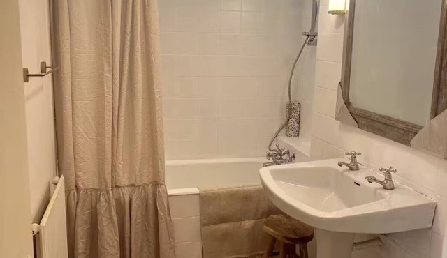 Marvellous 8-bedroom, 12 bed, house in centre of historic village