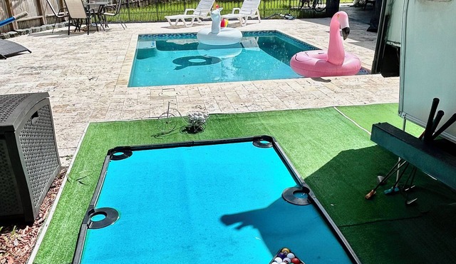 Marvelous 1-bedroom with beautiful swimming pool, privacy, and a great location.