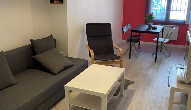 Marvelous 1-bedroom apartment in charming Malemort-du-Comtat