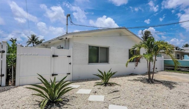 Marvelous 2-bedroom apartment with AC in Dania Beach