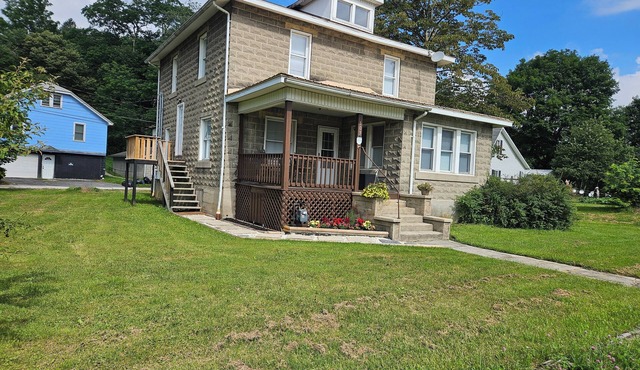 Marvelous 2-bedroom house in Terra Alta, WV. Veteran Owned
