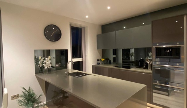 Marvelous 3 Bed Penthouse in Kewbridge