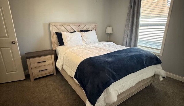 Marvelous 3-bedroom lakefront house in Russells Point w/boat dock & fire pit