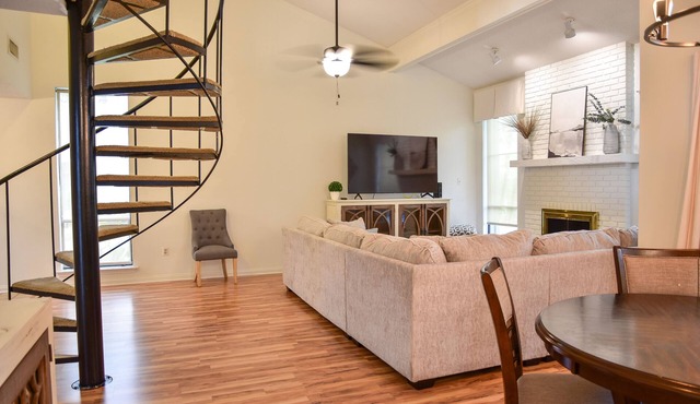Marvelous 3-bedroom condo in gated country club