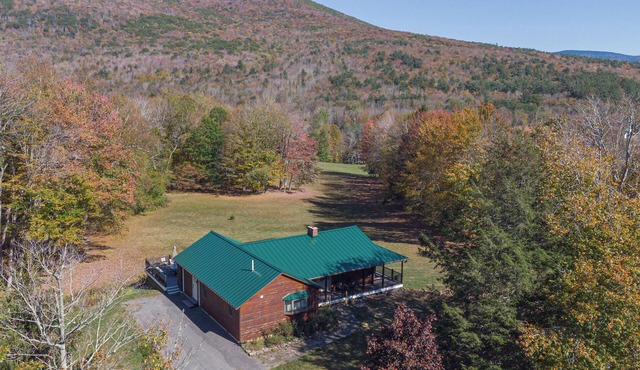 Marvelous 4-bedroom house in West Kill perfect for your getaway