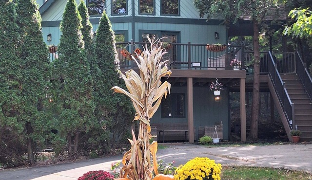 Marvelous 4-bedroom house in New Buffalo with AC, short walk to private beach!