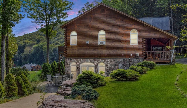 Marvelous 5-bedroom house in Fishs Eddy with AC, fitness room, WiFi