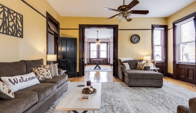 Marvelous Historic 4-bedroom house with private back yard and WiFi in Trinidad