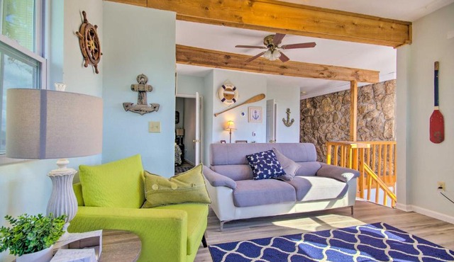 Marvelous Lakefront Condo with Deck and Grill!