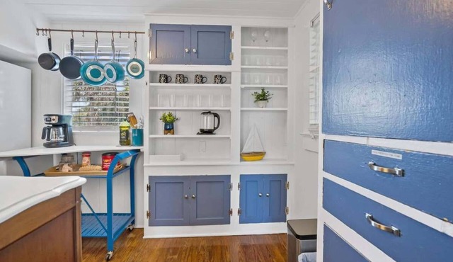 Marvelous Mermaid Beach Bungalow, Dog-Friendly