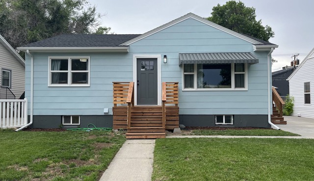 Marvelous Mid-Town 4 Bed/2 Bath