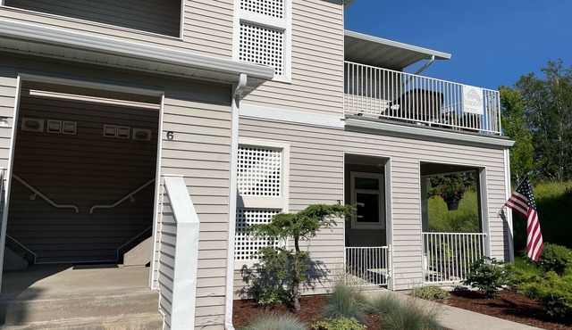 Marvelous Mountain-View Condo