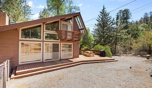 Marvelous Quiet 2BR Cabin in Wrightwood Mountain