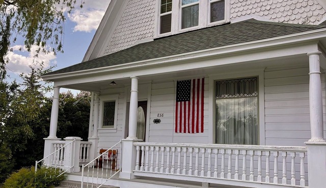 Marvelous Victorian home in Montpelier! Just a quick drive to Bear Lake!