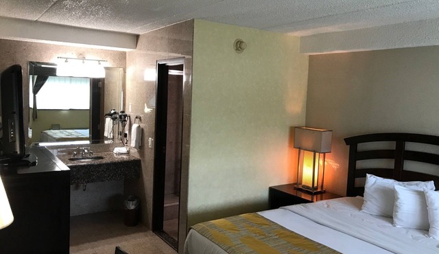 Marvin's Garden Inn