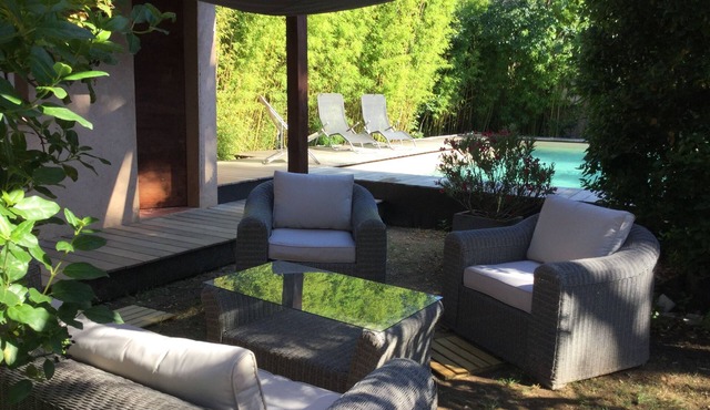 "MarViva" Air-conditioned house, 2/3 bedrooms - Private swimming pool, 5 min walk to the beach