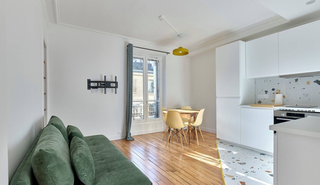 Marx Dormoy · 18th · Modern & Bright Studio – managed by Mey Agency