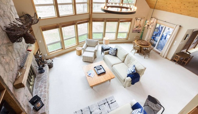 Mary B's Chalet · Spectacular Cottage in Beaver Valley