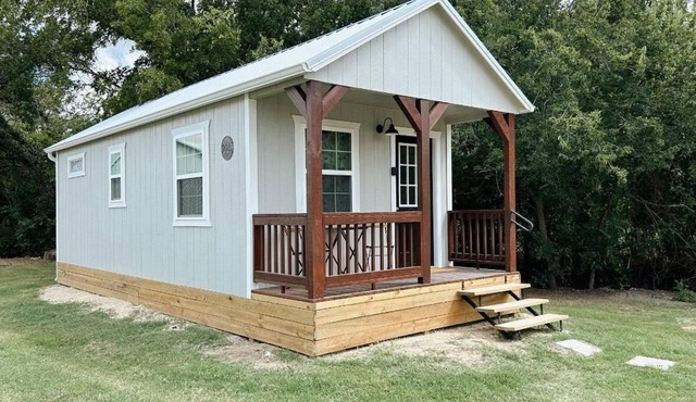Mary - Fully Furnished 2 Person Cottage for short or mid-term stays