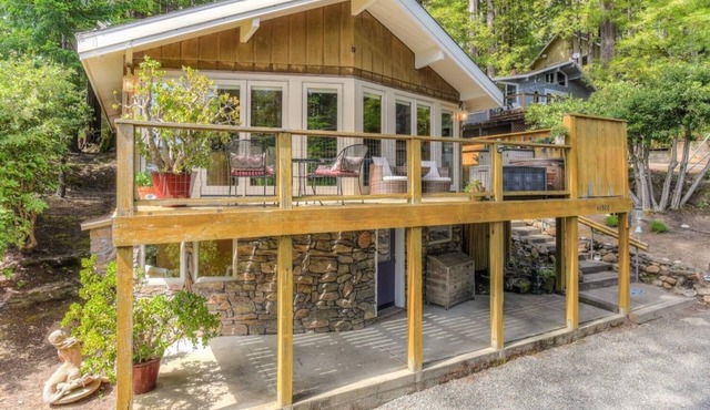 Mary's Beach Bungalow - Steps to the Sand