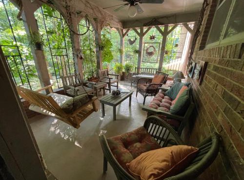 Mary's Place - Studio surrounded by nature but close to High Point
