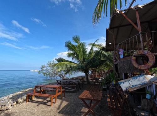 Maryan Moyo Bungalows & Resto