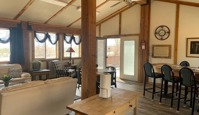 MARYSVALE UT-Charming 3Bed/2Bath Cabin 1400 sq ft TOP FLOOR on OHV nPaiute Trail