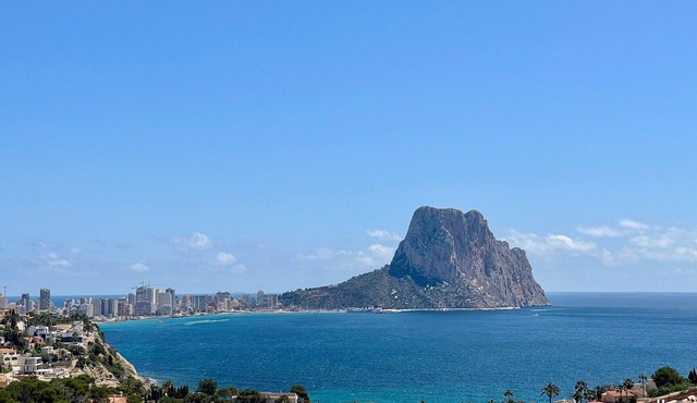 MARYVILLA townhouse in Calpe &ndash; 3 bedrooms, sea views, 2 terraces, barbecue, air conditioning and Wi-Fi