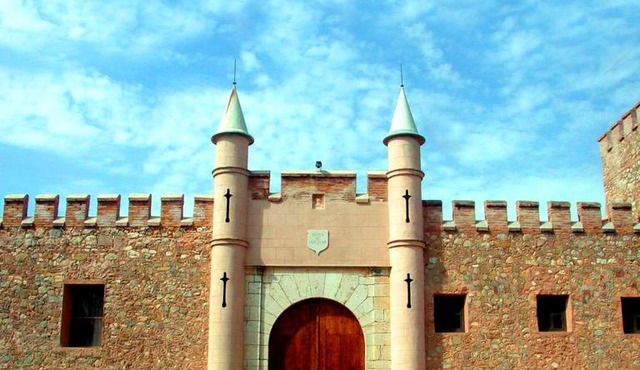 Masía de San Juan Casas número 3 y 5, con piscina, aire acondicionado y vistas a la montaña