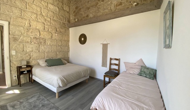 mas 16 people large landscaped grounds in a quiet area