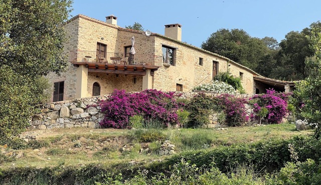 Mas Ambras 3-bedroom B&B located in Can Maimes in Agullana sleeps max 6 adults -