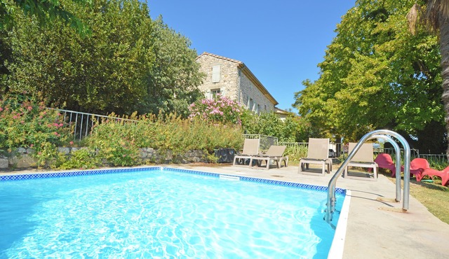 Mas Antonin 16/18 pers 7 chb Pisc chiff, pretty view to Mont Ventoux