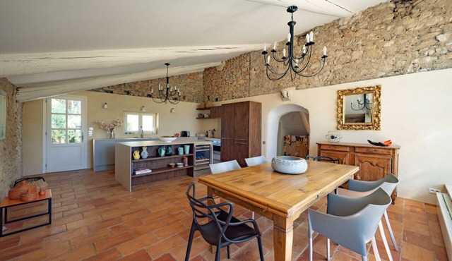 Mas Art et Soleil - Three Bedroom Villa, Sleeps 6